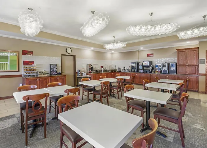 Best Western Plus Butterfield Inn